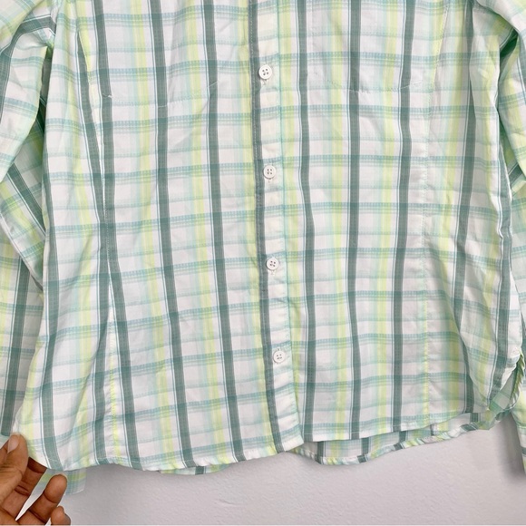 Columbia Women’s Long Sleeve Button Up Omni Shade Shirt - Picture 3 of 12